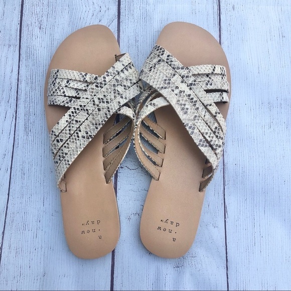 A New Day Laila Snakeskin Woven Strappy Slip On Sandals 8 - Picture 4 of 5